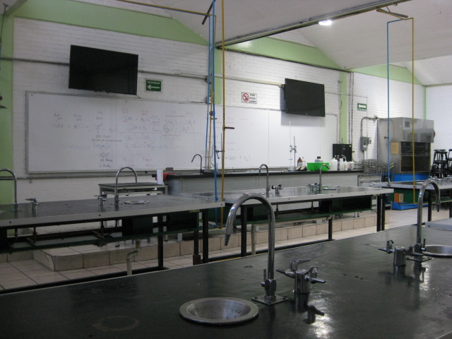 Laboratorio de Química 1 - Foto 2