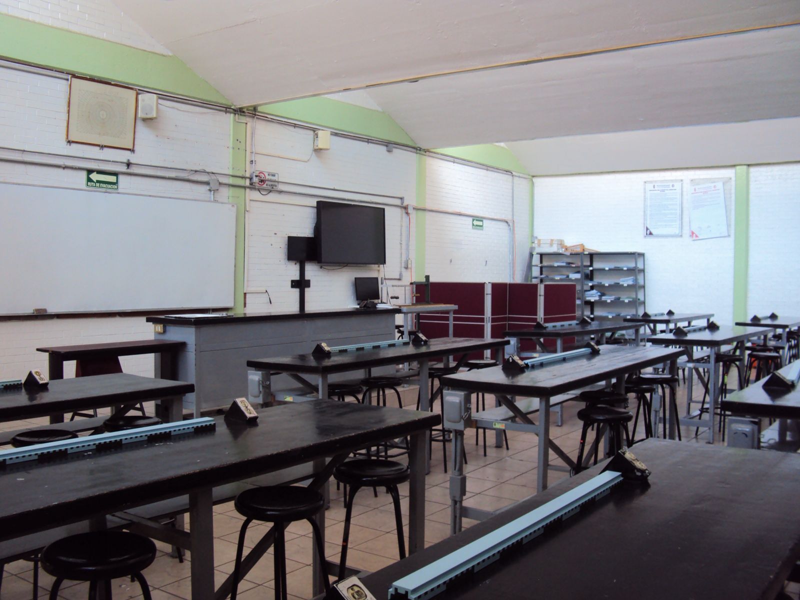 Laboratorio de Física 2 - Foto 2