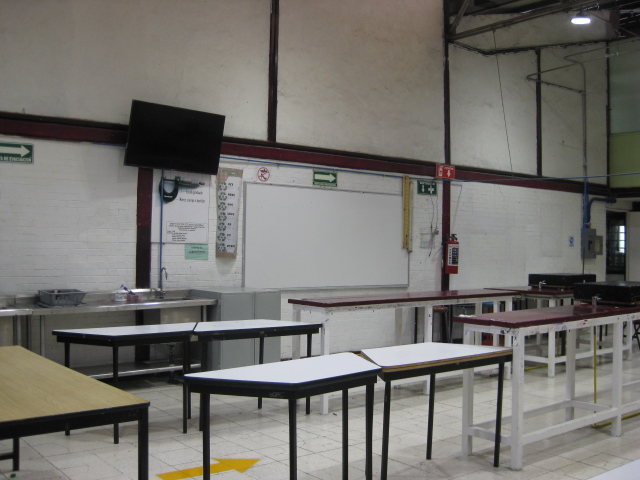 Taller de Plásticos - Foto 5